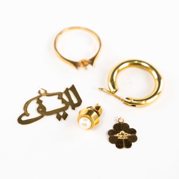 Diverse guld, 18k, 5 delar, vikt 6,1 gram