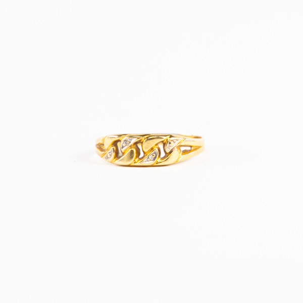 Ring, 18k guld, med ofärgade stenar, storlek 18, vikt 1,4 gram