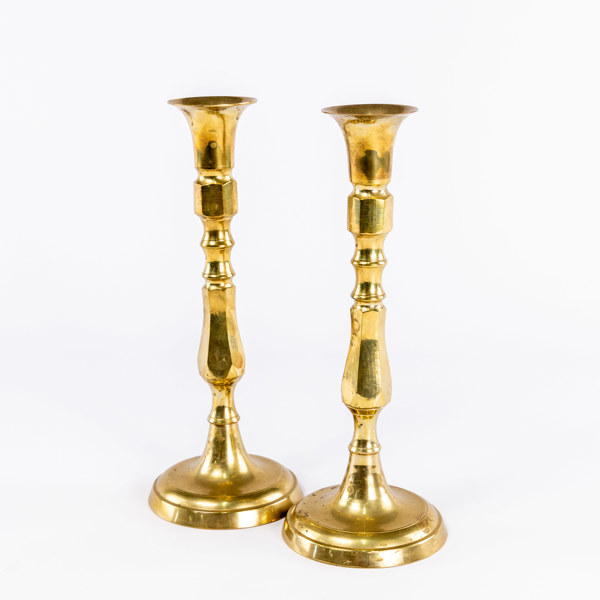 Ljusstakar, ett par, mässing, höjd 30,5 cm