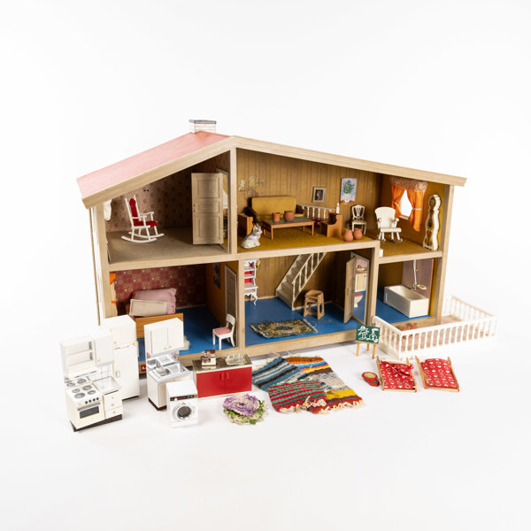 Dockskåp, med möbler, Lundby, längd 68 cm