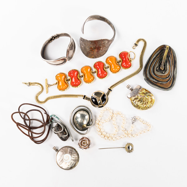 Smycken, bijouterier, bl a Orena Paris