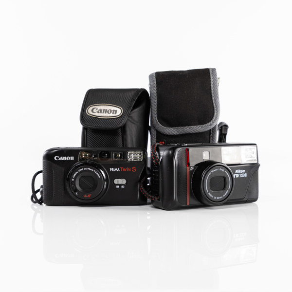 Kompaktkameror, 2 st, Nikon TW Zoom, Canon Prima Twin S
