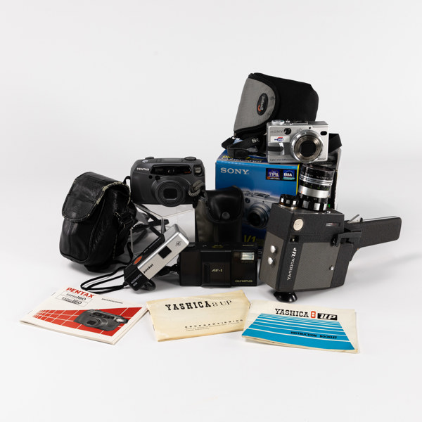 Kameror, 5 st, bl. a Olympus, Pentax