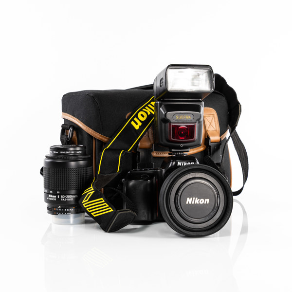 Systemkamera, Nikon, F50, 2 objektiv, blixt, 90-tal, Japan