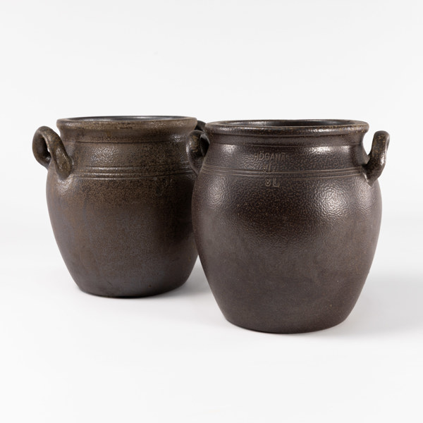 Krus, ett par, 8L, Höganäs, höjd 27 cm