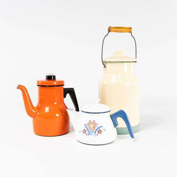 Emaljföremål, 3 st, Kockums, högsta 32 cm