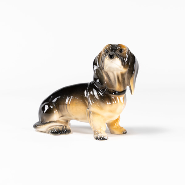 Figurin, hund, Sitzendorf, Tyskland, längd 21 cm