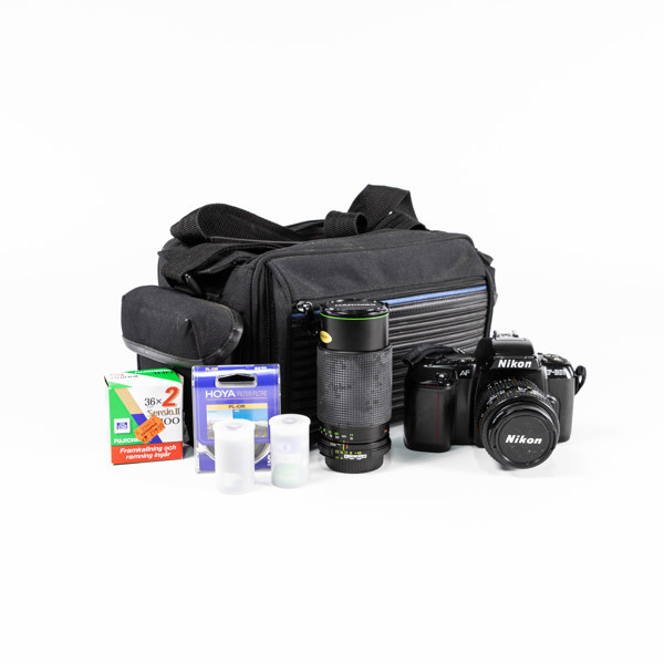 Systemkamera, Nikon, F-601, 2 st objektiv, 90-tal, Japan