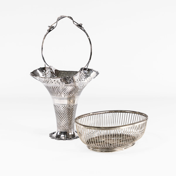 Korgar, 2 st, nysilver, höjd 41 cm och mindre