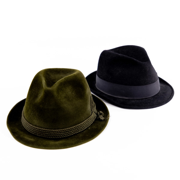 Hattar, 2 st, England/Österrike