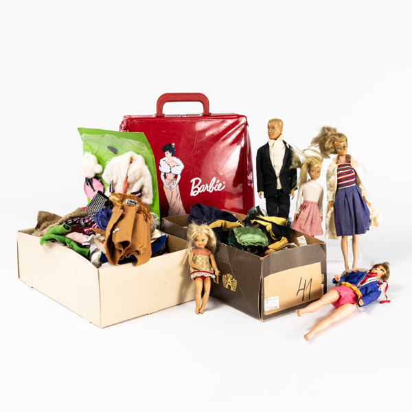 Dockor, Barbie, med mycket tillbehör och kläder