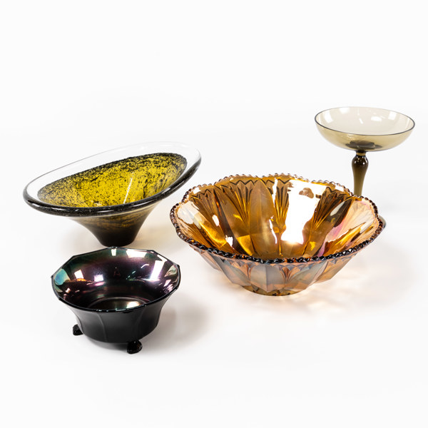 Glasskålar, 4 st, bl a lysterglas, högsta 15 cm