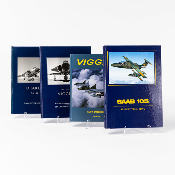 Flyglitteratur, 4 delar, bl a "Viggen"