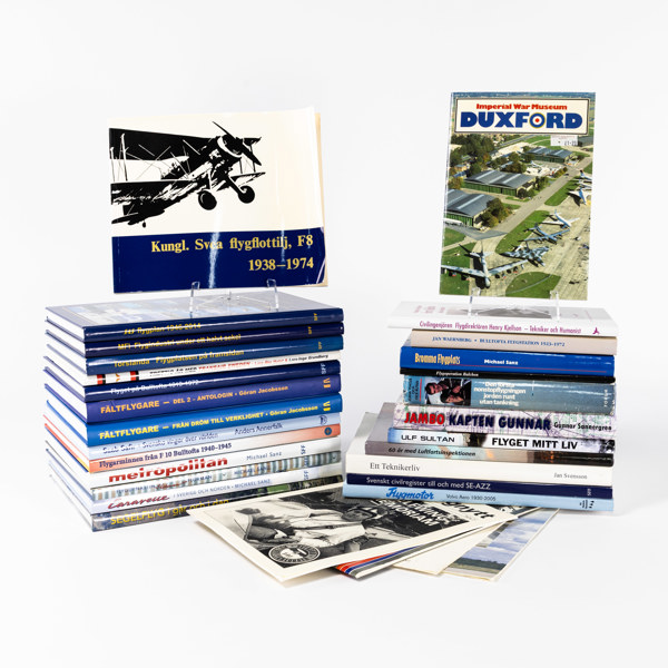 Flyglitteratur, 30 delar, bl a "Fältflygare"