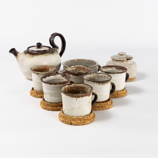 Teservis, 9 delar, stengods, signerad, högsta 15 cm