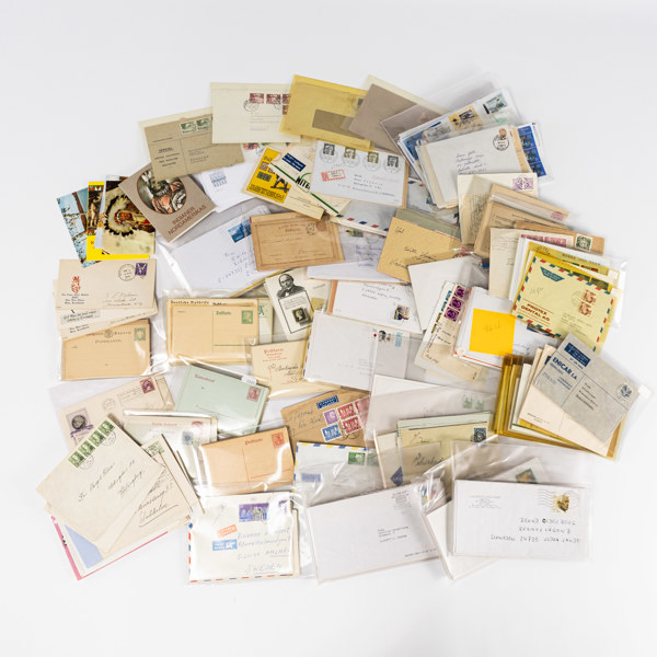 Frimärken, brevkort, m.m.