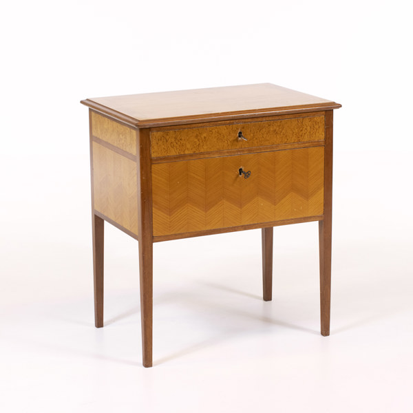 Sybord, björk/masurbjörk, 40-tal, bredd 65 cm