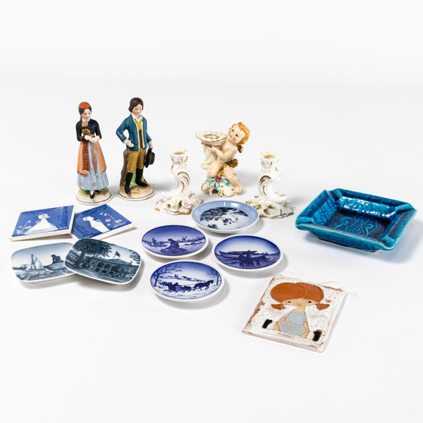 Fat, figuriner, 15 delar, bl a Rörstrand, högsta 14 cm