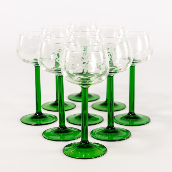 Vitvinsglas, 9 st, med grön fot, höjd 16 cm
