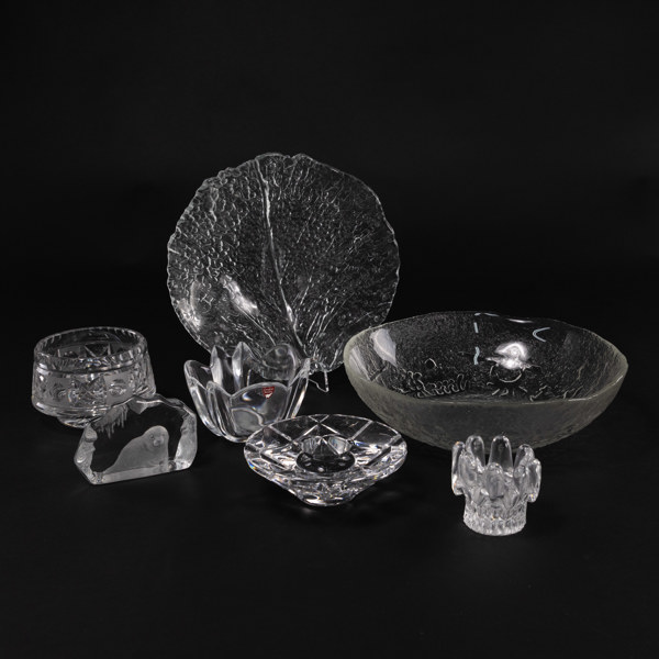 Glasföremål, 7 delar, bl a Orrefors, största diameter 28 cm