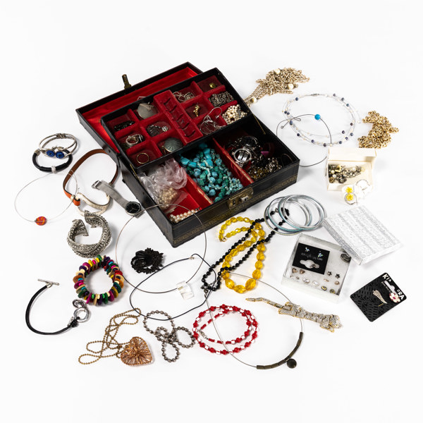 Smycken, bijouterier, större parti, bl a silver