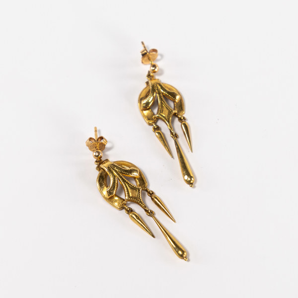 Örhängen, ett par, 18k guld, längd ca 45 mm