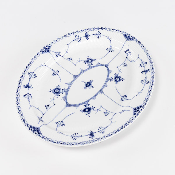 Stort uppläggningsfat, "Musselmalet", 534, Royal Copenhagen, längd 41 cm