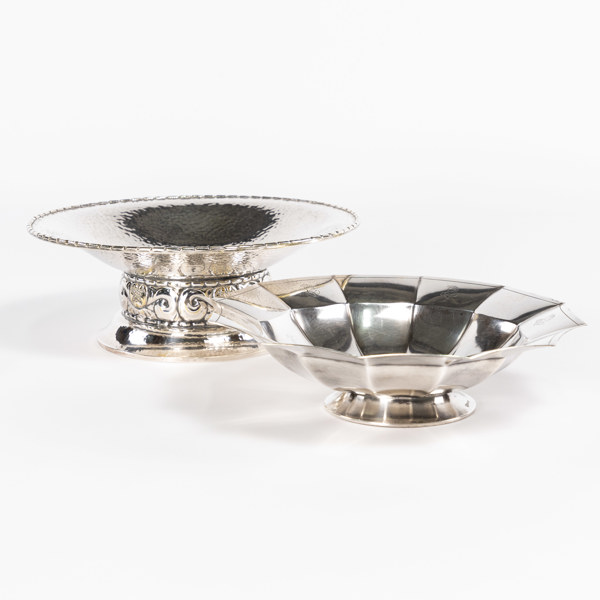 Skålar, 2 st, nysilver, delvis hamrad dekor, Ø 23 cm