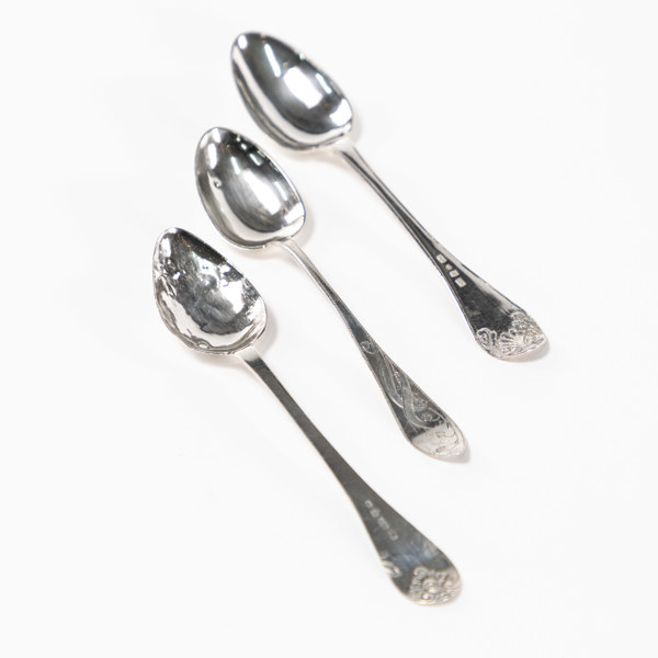 Silverskedar, 3 st, bl a England, 29,9 gram