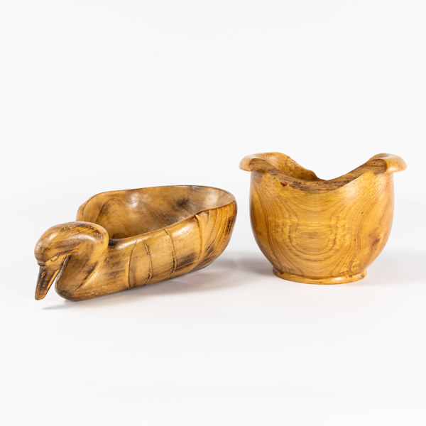 Träskålar, 2 st, bl a ölgås, högsta 16 cm