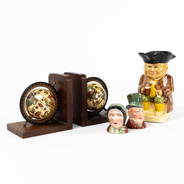 Bokstöd, kanna, ströare, bl a Beswick