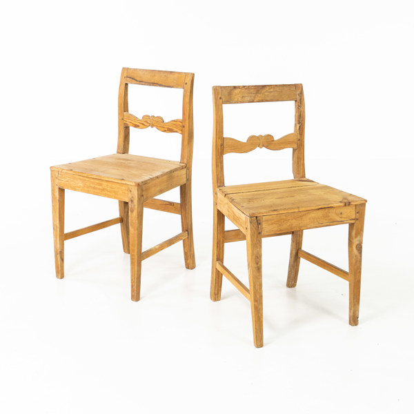 Äldre stolar, furu, tidigt 1900-tal