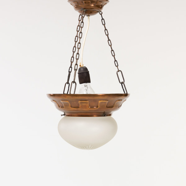 Taklampa med glaskupa