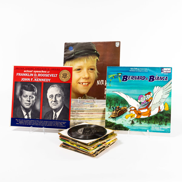 Diverse vinylskivor, ca 40 st, bl a barnskivor, Astrid Lindgren, Smurfarna, m.m.