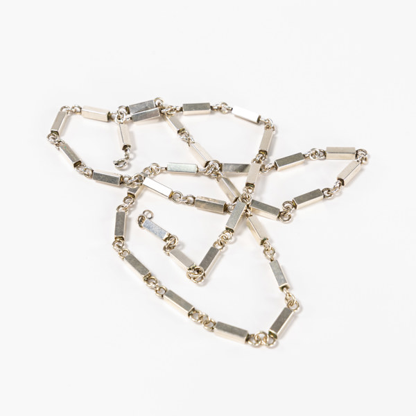 Collier, stavar och ringar, silver, längd 71 cm