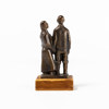 Axel Olsson, skulptur, brons, "Utvandrarna", höjd 15,5 cm