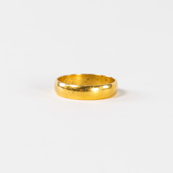 Ring, 23k guld, vikt 4,6 gram