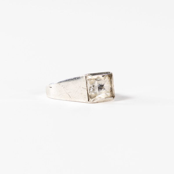 Klackring, silver med bergskristall, storlek 18