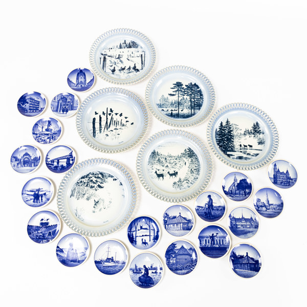 Samlartallrikar, 27 st, Royal Copenhagen, B&G, största diameter 19,5 cm.