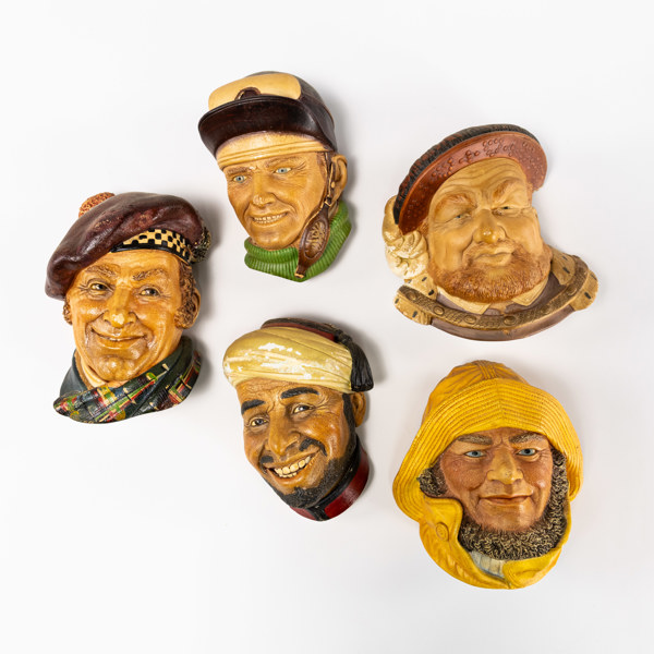 Väggreliefer, 5 st, gips, England, höjd ca 16 cm