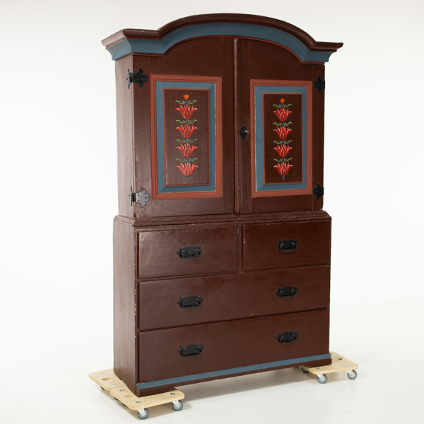 Skåp, bemålat trä, 1800-tal, höjd 205 cm