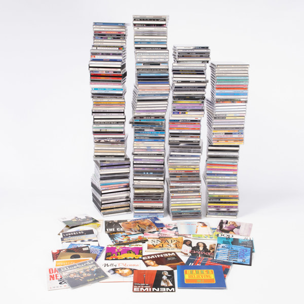 CD-skivor, ca 300 st, bl a Roxette, Adele, Gärdestad, m.m.