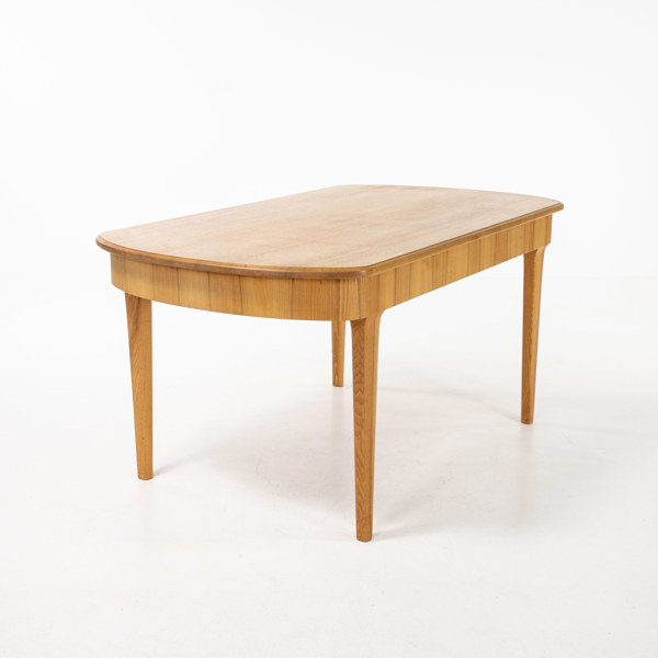 Matbord, alm, unikt, låg modell, längd 142 cm