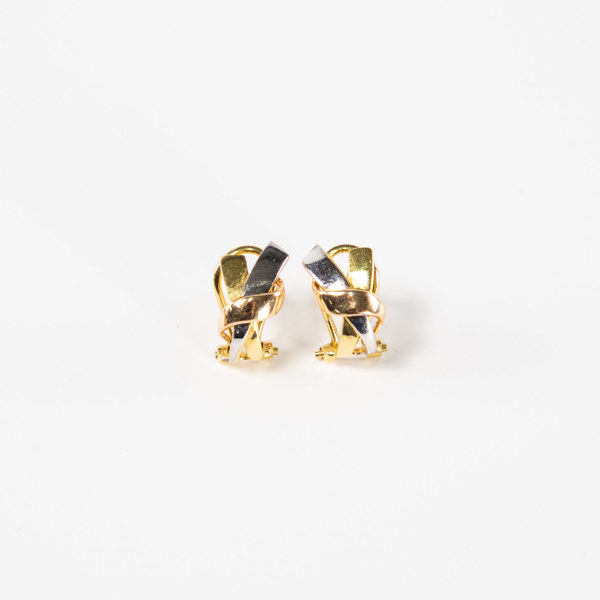 Örhängen, ett par, 18k guld, vikt 2,9 gram