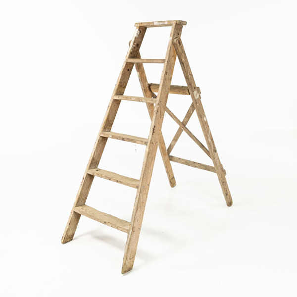 Furustege, äldre, höjd 132 cm