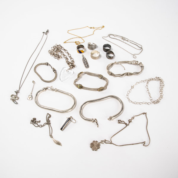 Smycken, ett parti, silver, bl a David Andersen, 193,4 gram