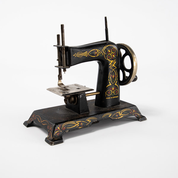 Barnsymaskin, metall, 1900-tal, Tyskland