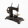 Barnsymaskin, metall, 1900-tal, Tyskland