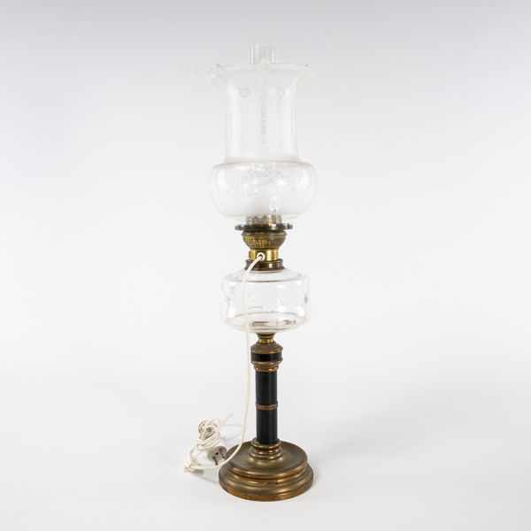 Bordslampa, elkonverterad fotogenlampa, höjd 67 cm