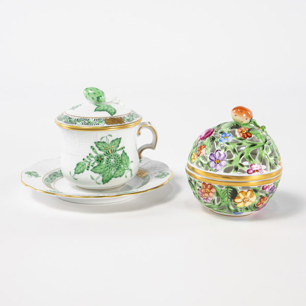 Cremekopp med fat, lockskål, Herend, högsta 8 cm